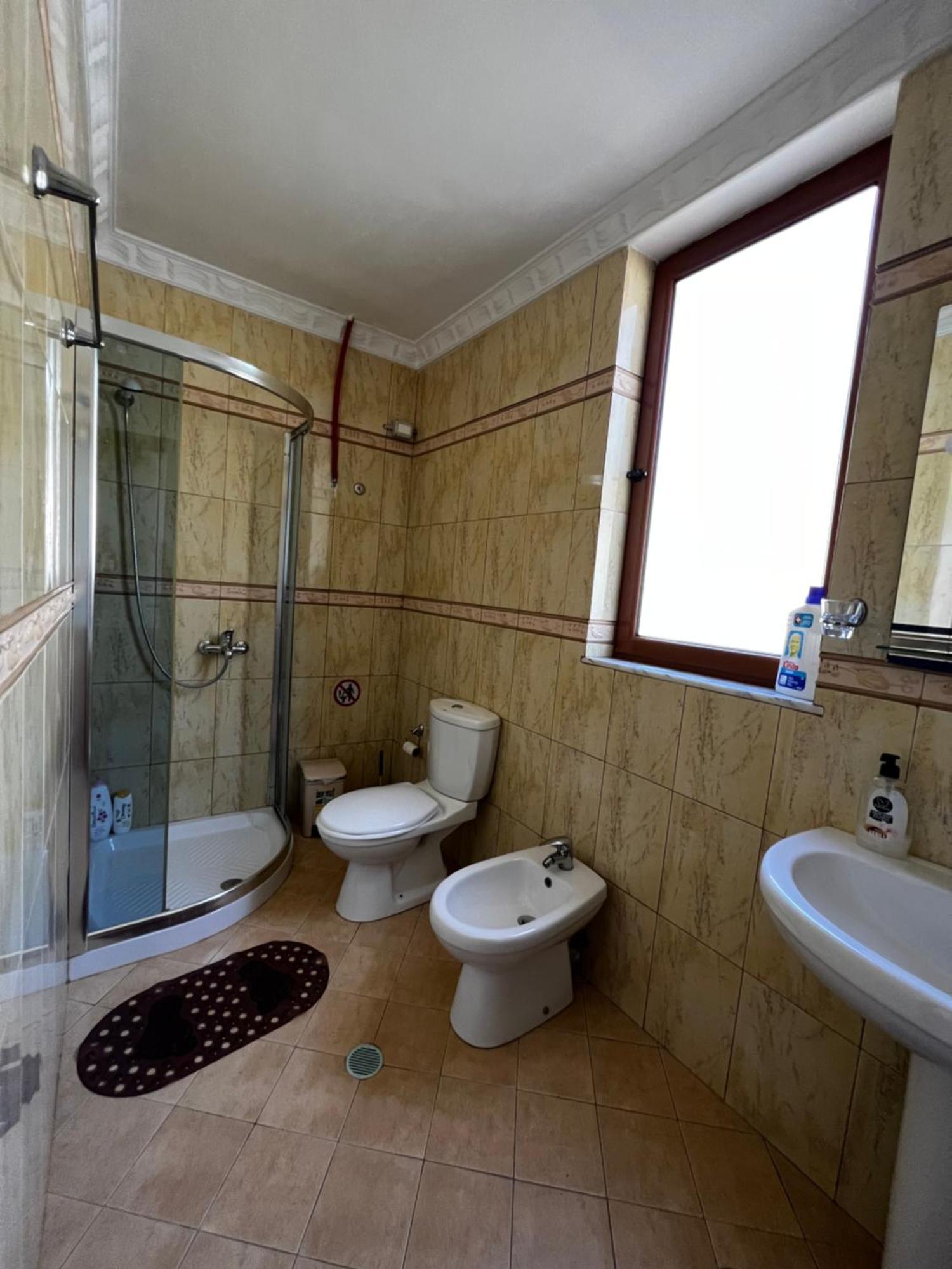 Guesthouse Emiljano Берат Экстерьер фото