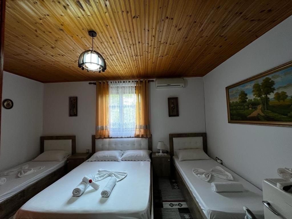 Guesthouse Emiljano Берат Экстерьер фото
