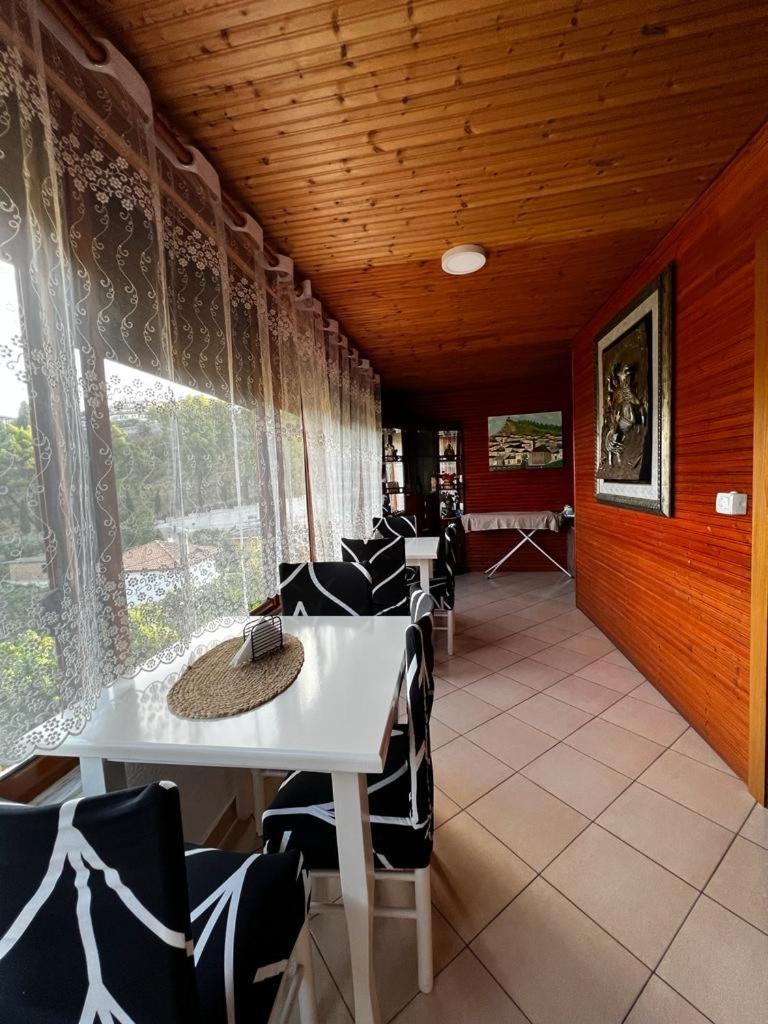 Guesthouse Emiljano Берат Экстерьер фото