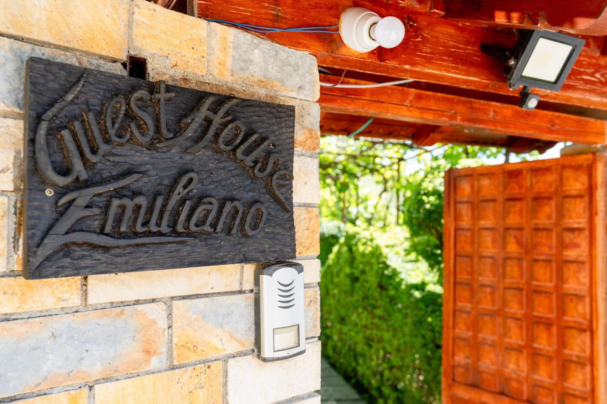 Guesthouse Emiljano Берат Экстерьер фото