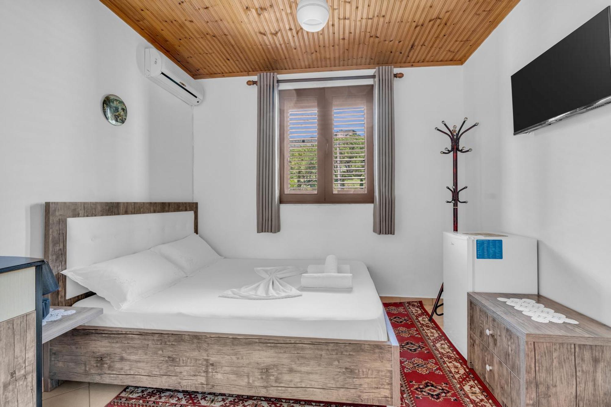 Guesthouse Emiljano Берат Экстерьер фото