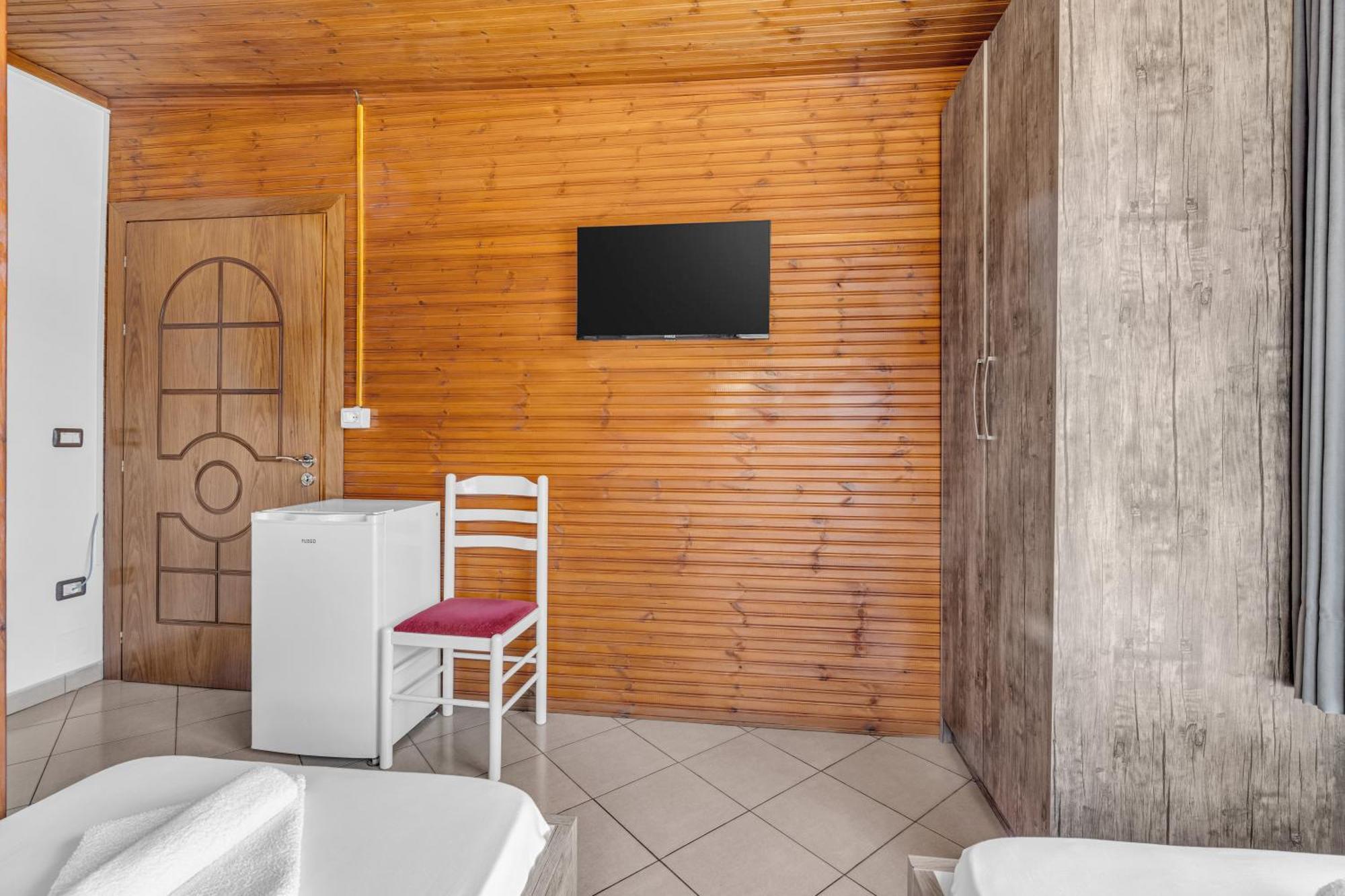 Guesthouse Emiljano Берат Экстерьер фото
